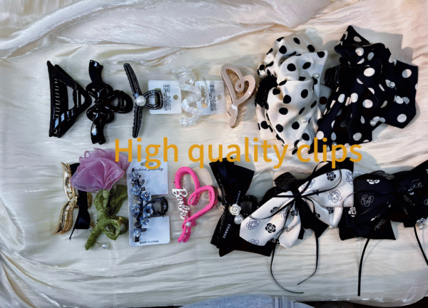 8d650756a1dcb2aff5b0c2f3e4d20442(1) XXL scrunchies ,Hair clips ,Mystery bags